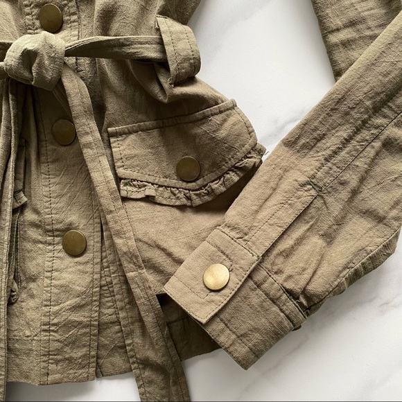 Green military style button down light jacket - Picture 3 of 3